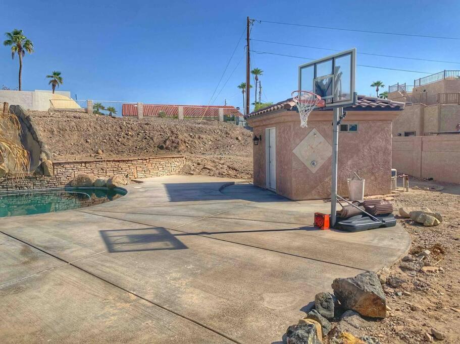 Ultimate Backyard-Pool/Spa. Slide. Lakeview. Ball 레이크 하바슈 시티 외부 사진