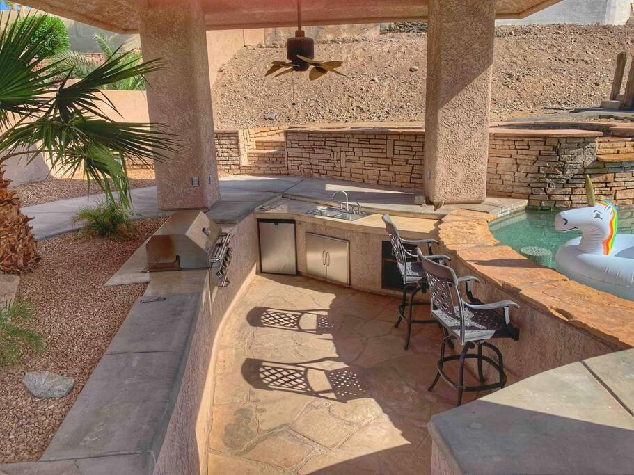 Ultimate Backyard-Pool/Spa. Slide. Lakeview. Ball 레이크 하바슈 시티 외부 사진